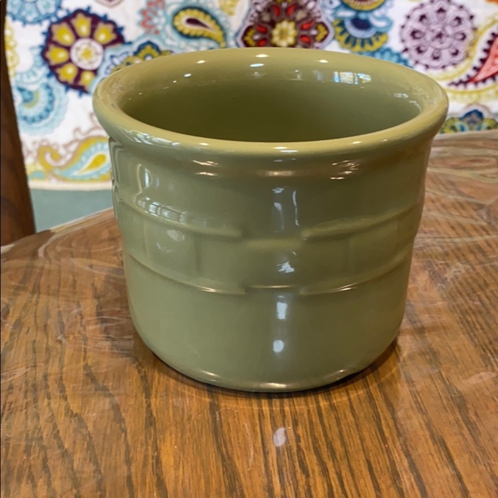 1 pint salt crock.